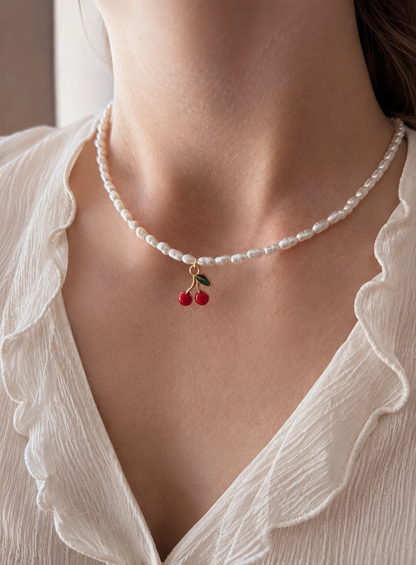 Colier cu perle și pandantiv cu cireșe Cherry Pearl